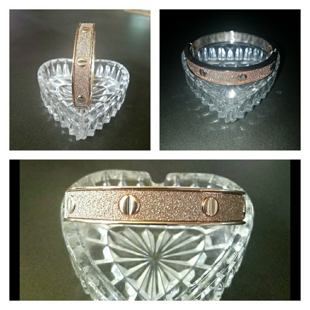 STUNNING ROSE GOLDTONE BANGLE BRACELET